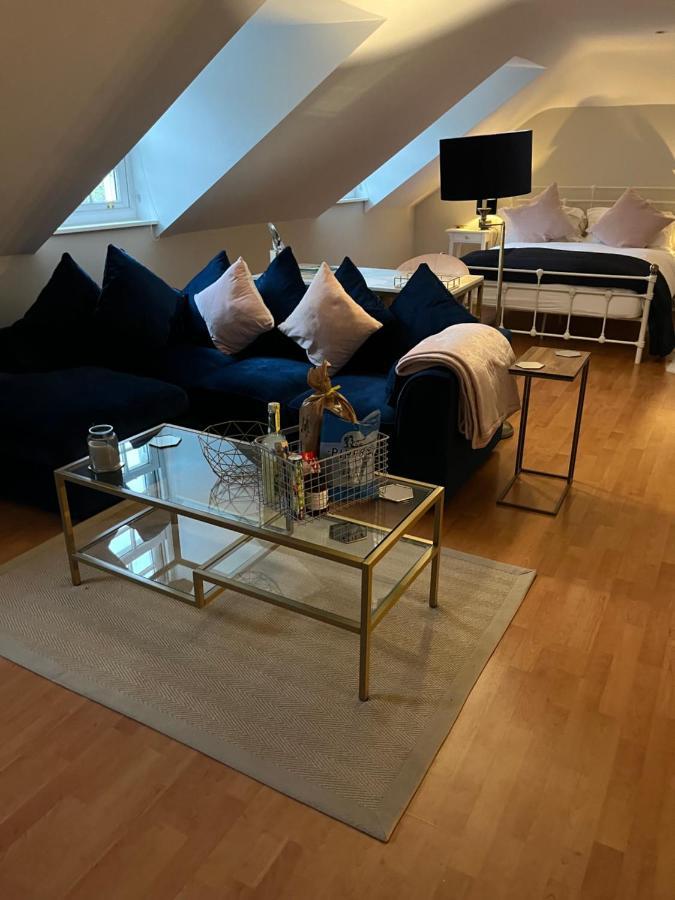 The Pheasantry - Guest House In Beautiful Rural Location Aldermaston Extérieur photo